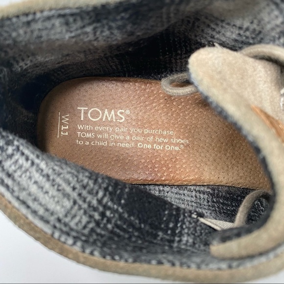 TOMS Desert wedge Ankle Booties tan Suede Size 11 - Picture 9 of 10